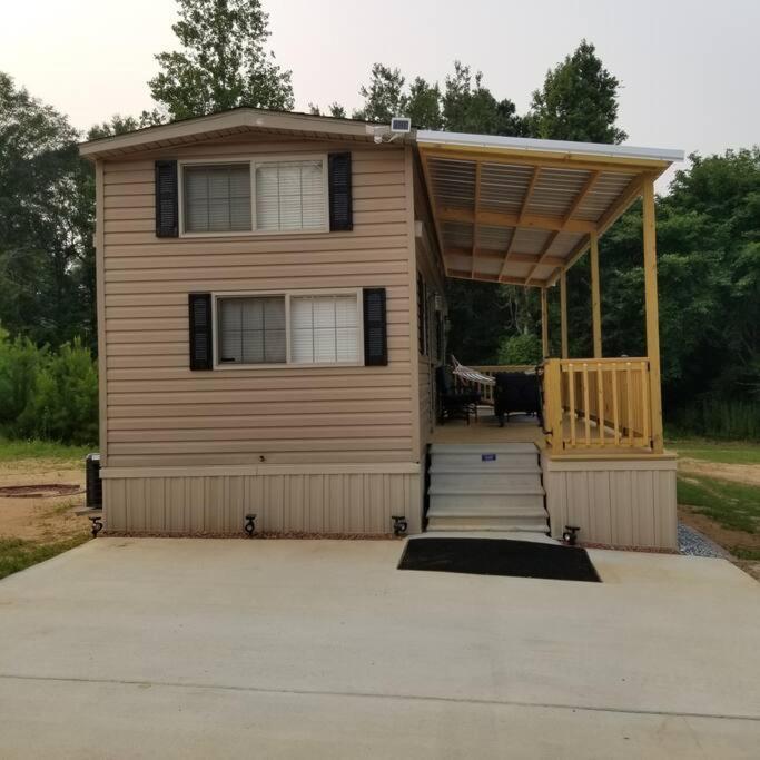Tiny Home With Hammock Loft Bbq And Yard Phenix City Exteriör bild