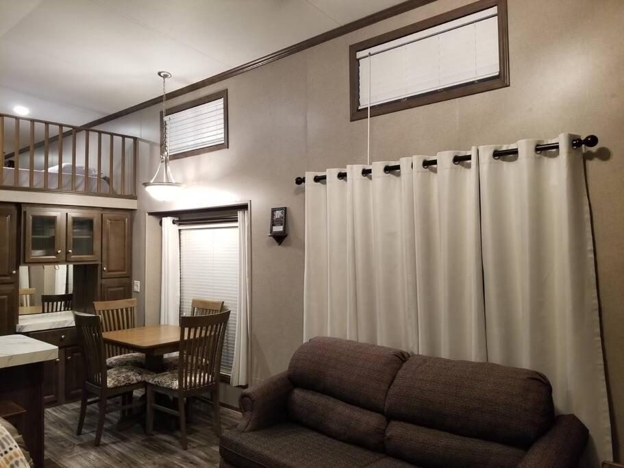 Tiny Home With Hammock Loft Bbq And Yard Phenix City Exteriör bild